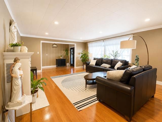 300 Rennie, San Jose, CA 95127