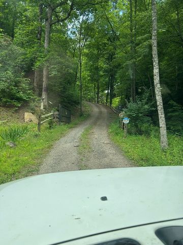 466 Old Camptown Road, Hayesville, NC 28904