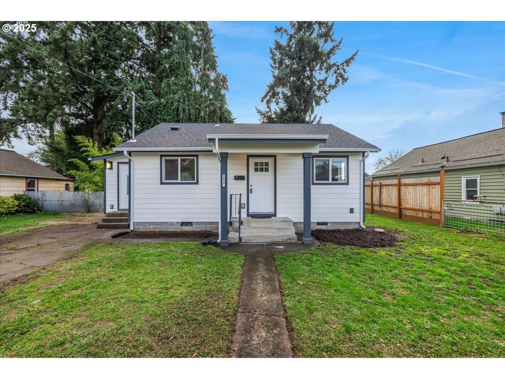 1432 Ne 10TH Ave, Mc Minnville, OR 97128