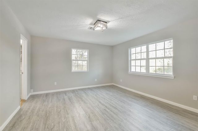 150 Maurine Lane, Cleveland, TX 77328