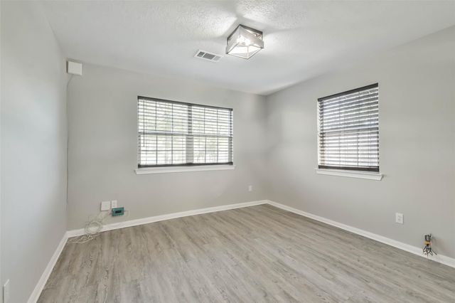150 Maurine Lane, Cleveland, TX 77328