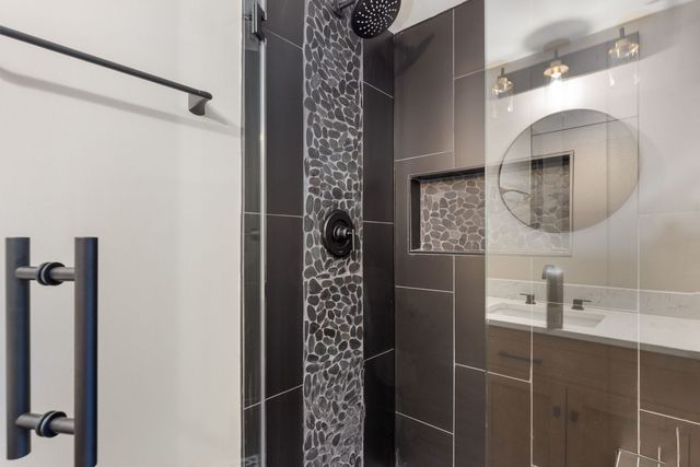 8518 Candlelight West Drive, Willow Springs, IL 60480