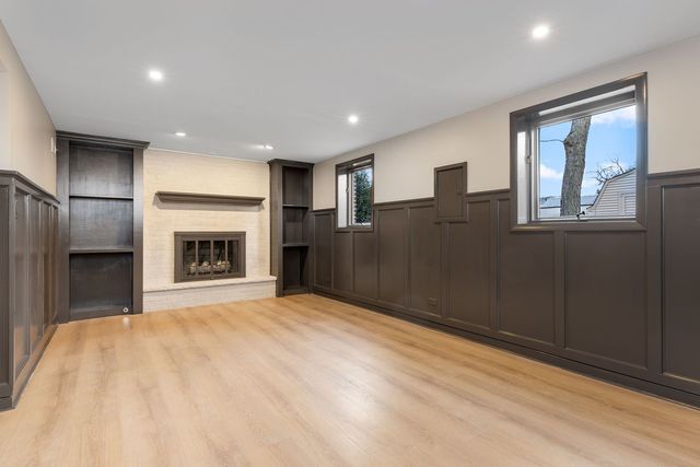 8518 Candlelight West Drive, Willow Springs, IL 60480