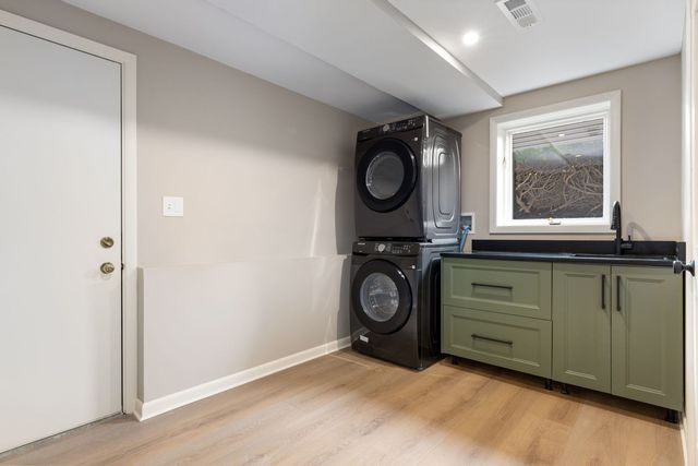 8518 Candlelight West Drive, Willow Springs, IL 60480