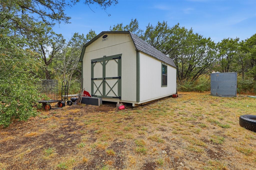 900 Cedar Break Court, Cleburne, TX 76033 — photo 4