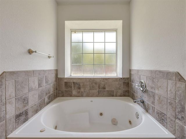 1600 Hazelwood Drive, Norman, OK 73071