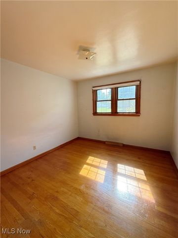 3300 Briarwood Lane, Youngstown, OH 44511