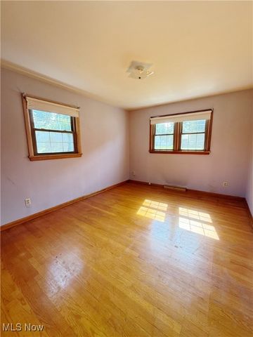 3300 Briarwood Lane, Youngstown, OH 44511