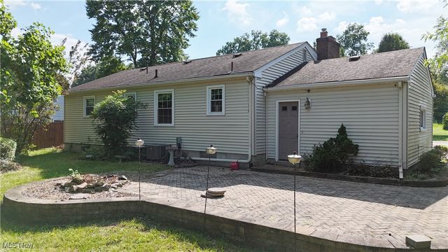 3300 Briarwood Lane, Youngstown, OH 44511