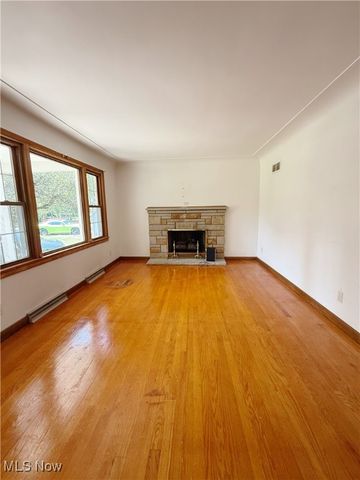 3300 Briarwood Lane, Youngstown, OH 44511