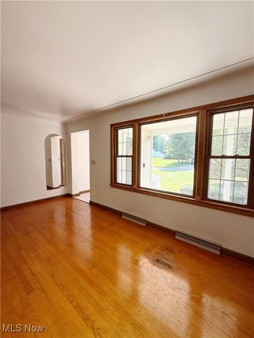 3300 Briarwood Lane, Youngstown, OH 44511