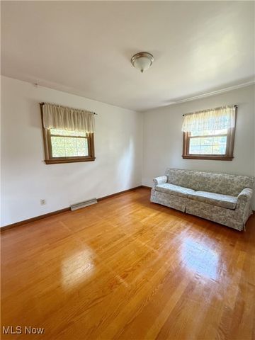 3300 Briarwood Lane, Youngstown, OH 44511