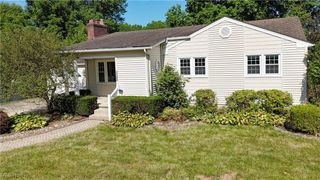 3300 Briarwood Lane, Youngstown, OH 44511