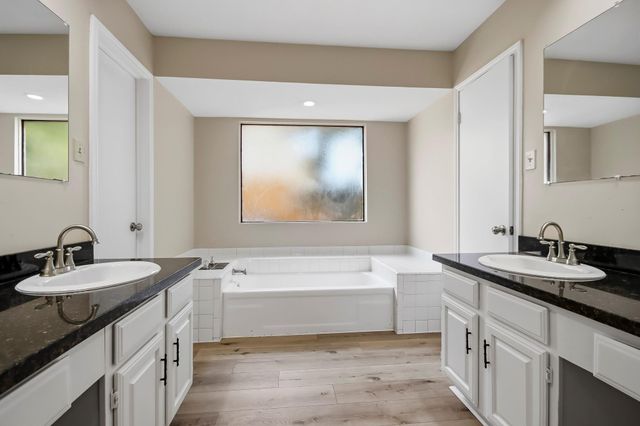 8807 Lakeside Forest Drive, Houston, TX 77088