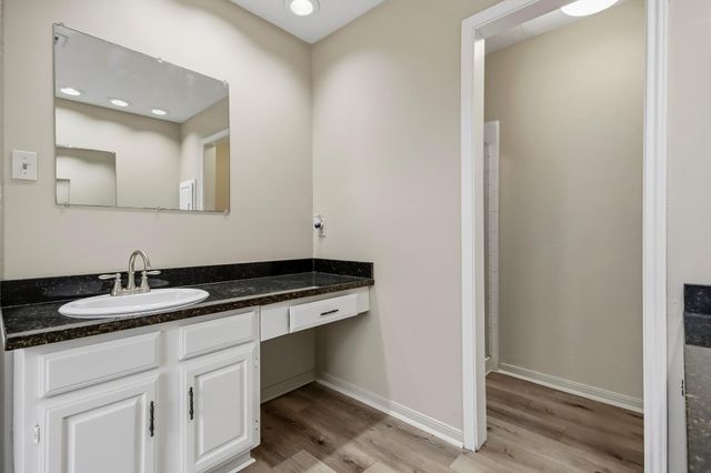8807 Lakeside Forest Drive, Houston, TX 77088