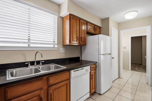 8807 Lakeside Forest Drive, Houston, TX 77088