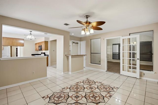 8807 Lakeside Forest Drive, Houston, TX 77088