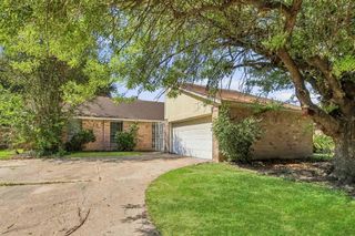 8807 Lakeside Forest Drive, Houston, TX 77088