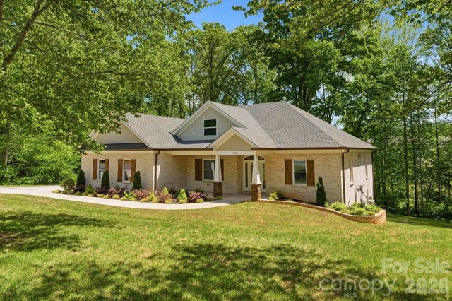 2442 Falcon Lane, Statesville, NC 28625