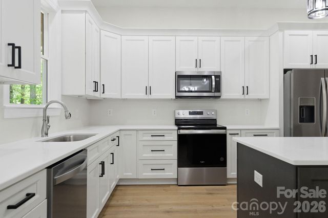 2442 Falcon Lane, Statesville, NC 28625