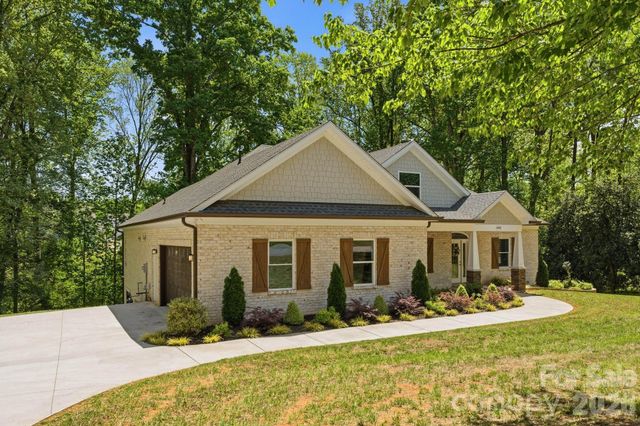 2442 Falcon Lane, Statesville, NC 28625
