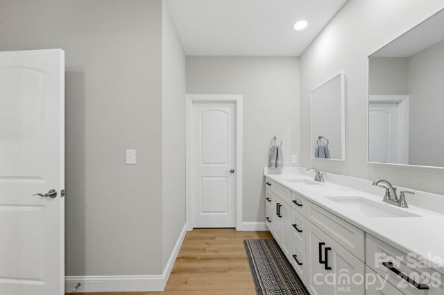 2442 Falcon Lane, Statesville, NC 28625