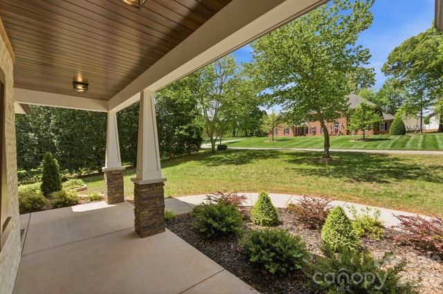 2442 Falcon Lane, Statesville, NC 28625