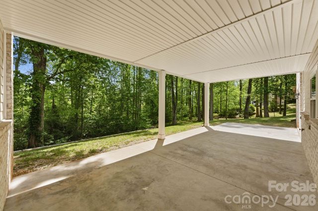 2442 Falcon Lane, Statesville, NC 28625