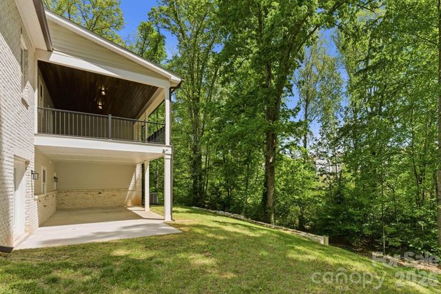 2442 Falcon Lane, Statesville, NC 28625