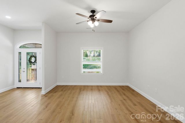 2442 Falcon Lane, Statesville, NC 28625