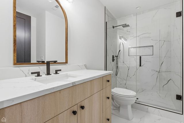 1100 Lois Avenue, Park Ridge, IL 60068