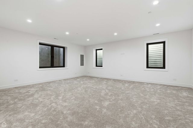 1100 Lois Avenue, Park Ridge, IL 60068