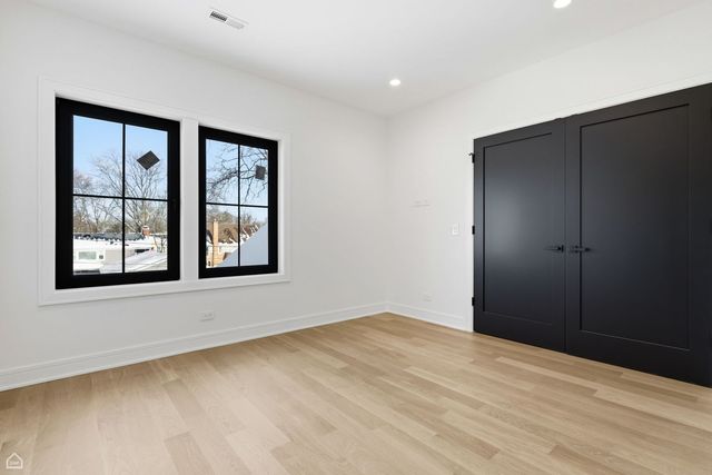 1100 Lois Avenue, Park Ridge, IL 60068