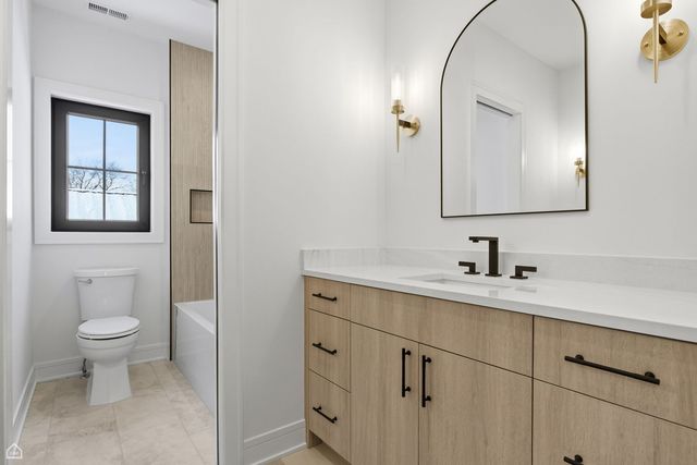 1100 Lois Avenue, Park Ridge, IL 60068