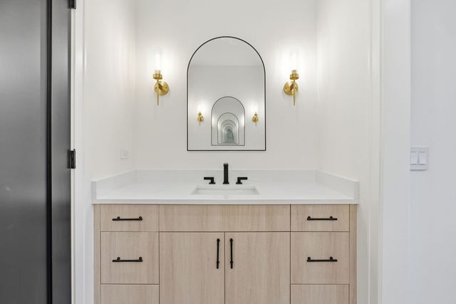 1100 Lois Avenue, Park Ridge, IL 60068