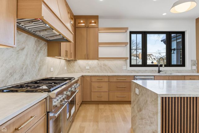 1100 Lois Avenue, Park Ridge, IL 60068