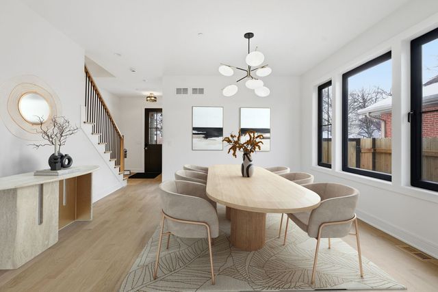 1100 Lois Avenue, Park Ridge, IL 60068