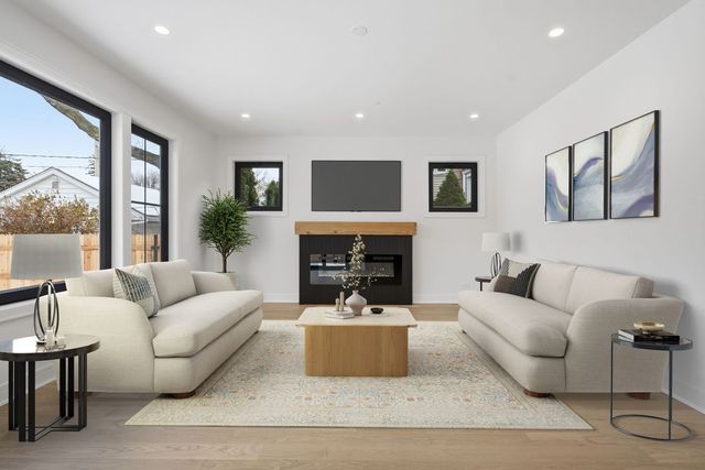 1100 Lois Avenue, Park Ridge, IL 60068