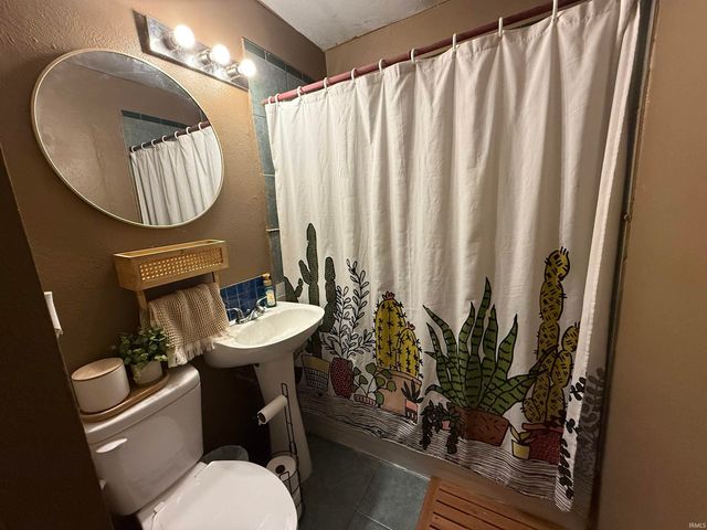 1353 N Olive Street, South Bend, IN 46628