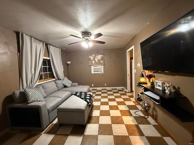 1353 N Olive Street, South Bend, IN 46628