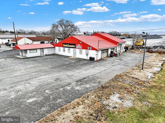 1832 W TRINDLE RD, Carlisle, PA 17013