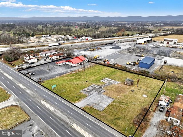 1832 W TRINDLE RD, Carlisle, PA 17013