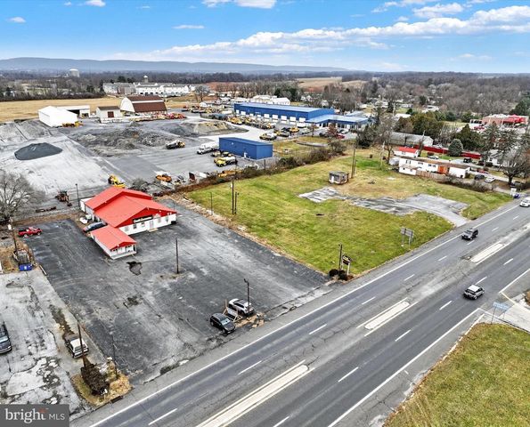 1832 W TRINDLE RD, Carlisle, PA 17013