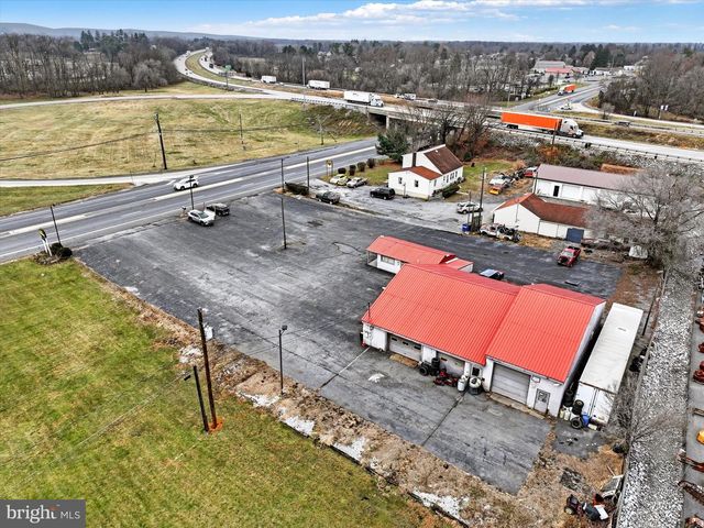 1832 W TRINDLE RD, Carlisle, PA 17013