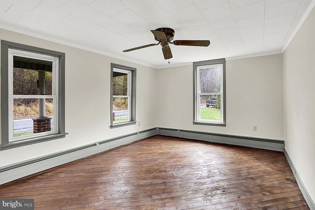 1755 POTTSVILLE ST, Lykens, PA 17048