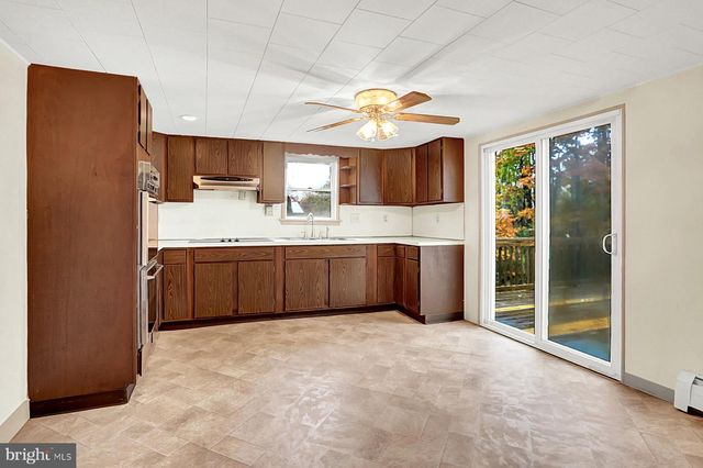 1755 POTTSVILLE ST, Lykens, PA 17048