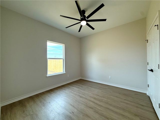 1508 Marine Dr, Corpus Christi, TX 78418