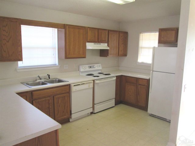 4064 Glenway Dr, Pensacola, FL 32526