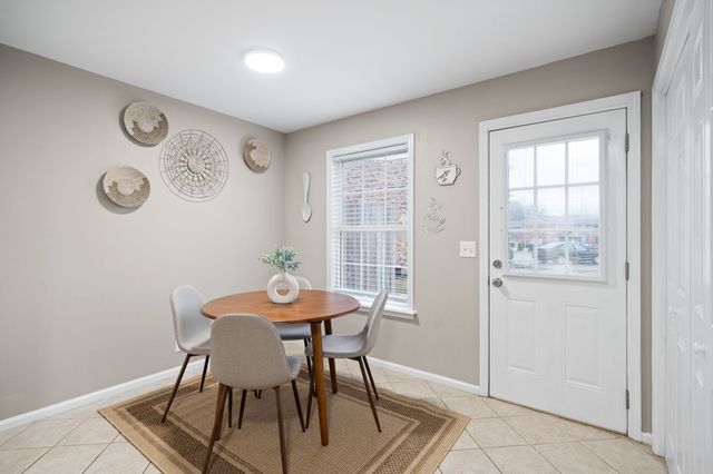 2311 Raleigh Ct Apt B, Clarksville, TN 37043