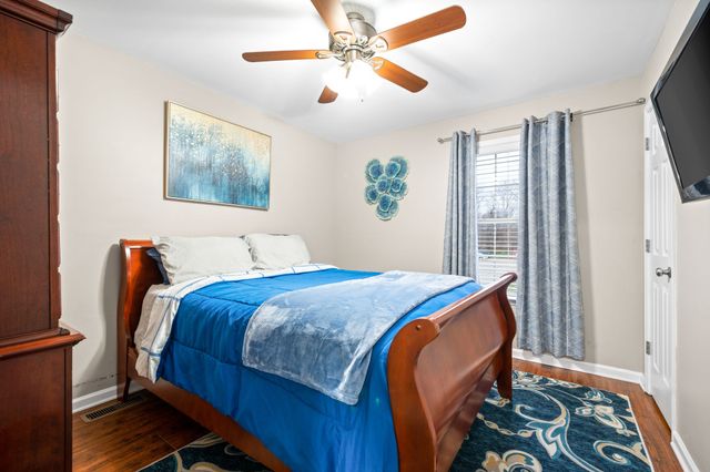 2311 Raleigh Ct Apt B, Clarksville, TN 37043